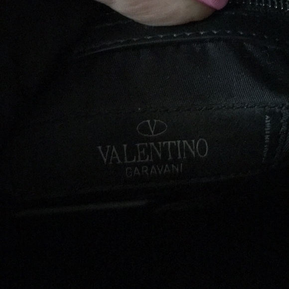 Crossbody - Picture 4 of 5